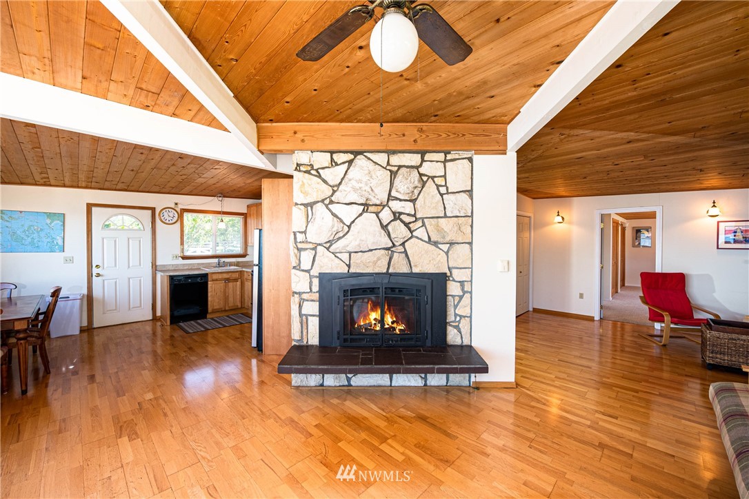 6302 South Shore Road Anacortes, WA 98221 - Photo 12 of 39 Gallery Image 12
