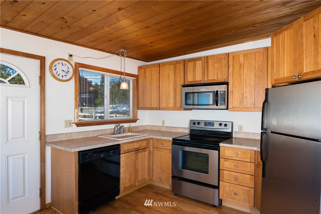 6302 South Shore Road Anacortes, WA 98221 - Photo 15 of 39 Gallery Image 15