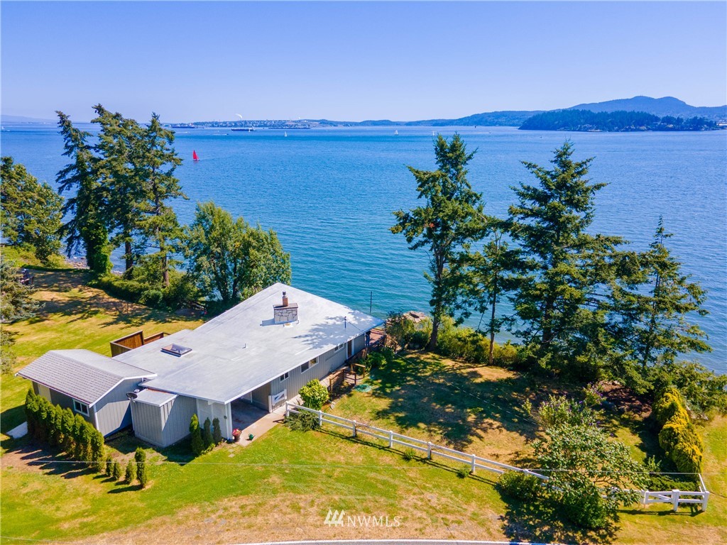 6302 South Shore Road Anacortes, WA 98221 - Photo 7 of 39 Gallery Image 7