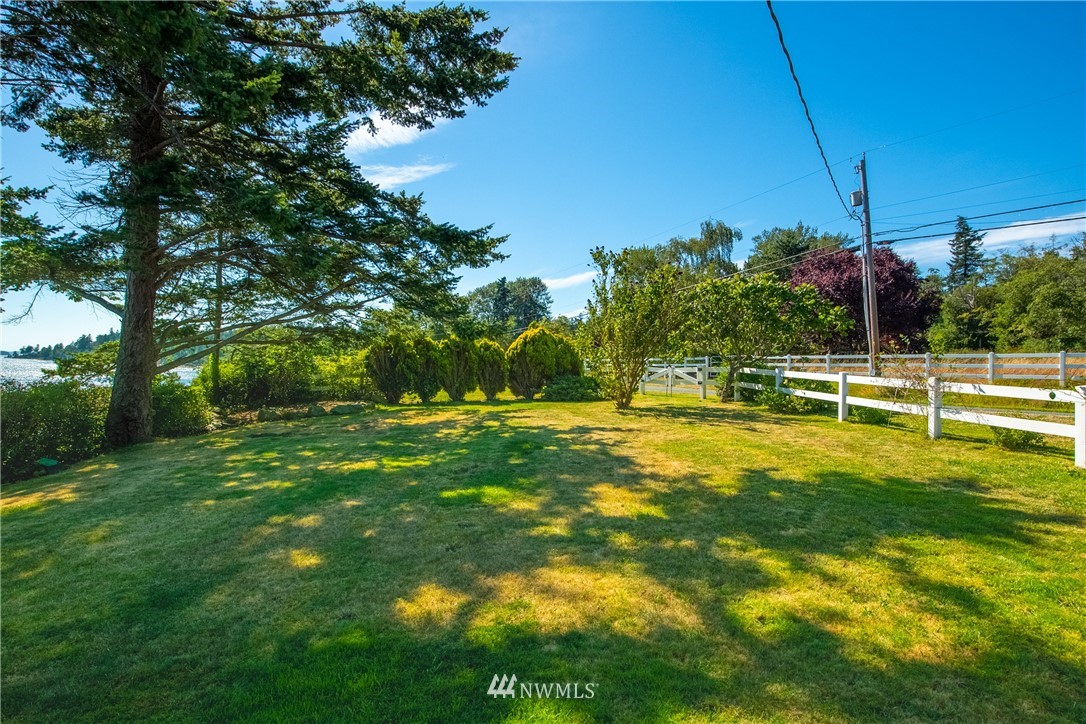 6302 South Shore Road Anacortes, WA 98221 - Photo 8 of 39 Gallery Image 8