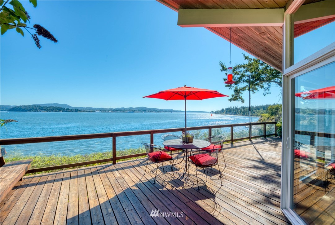 6302 South Shore Road Anacortes, WA 98221 - Photo 9 of 39 Gallery Image 9