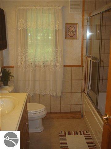 10597 White Pine Road Interlochen, MI 49643 - Photo 8 of 25 1730112-7.JPG