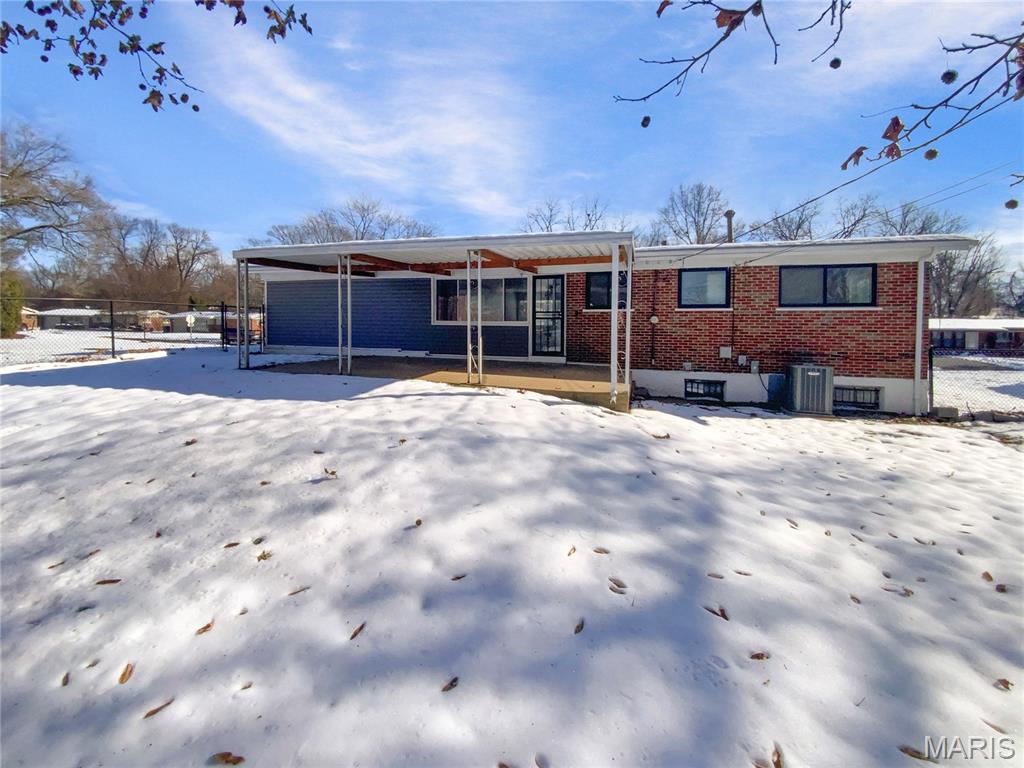 2349 Hudson Road St. Louis, MO 63136 - Photo 5 of 17