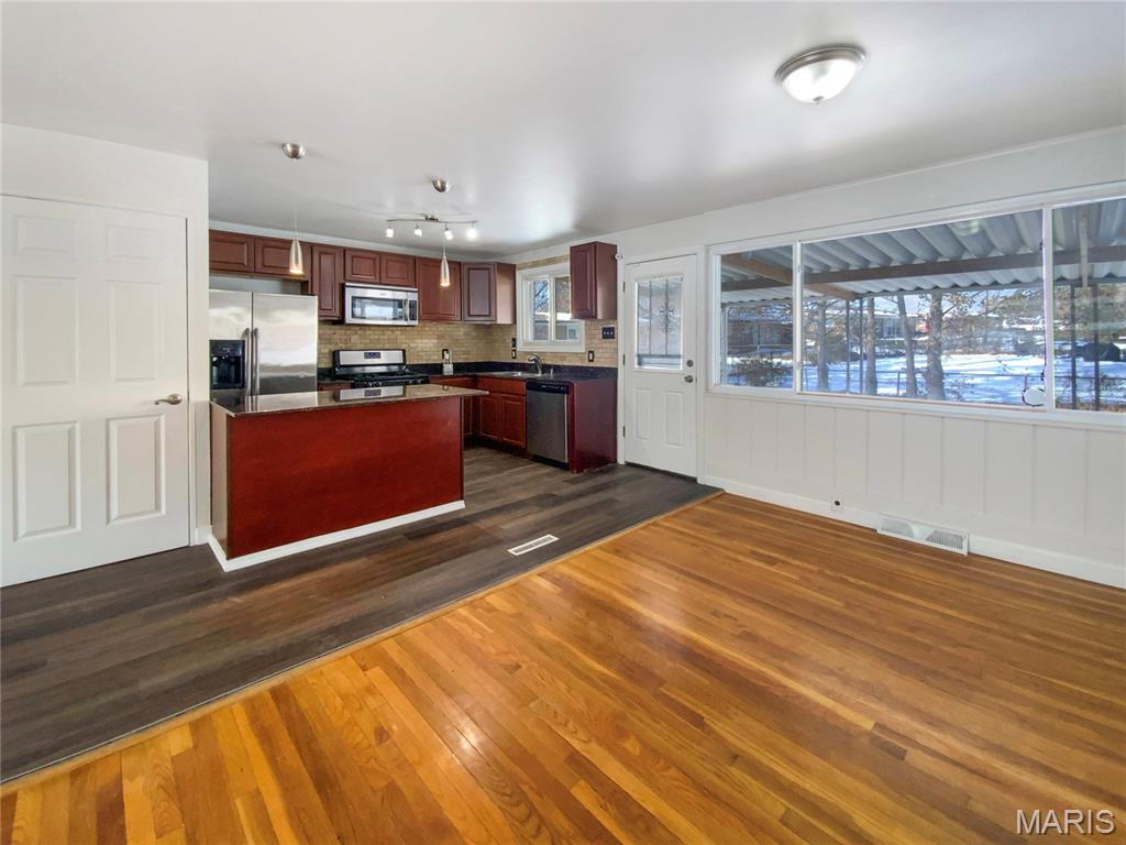 2349 Hudson Road St. Louis, MO 63136 - Photo 8 of 17