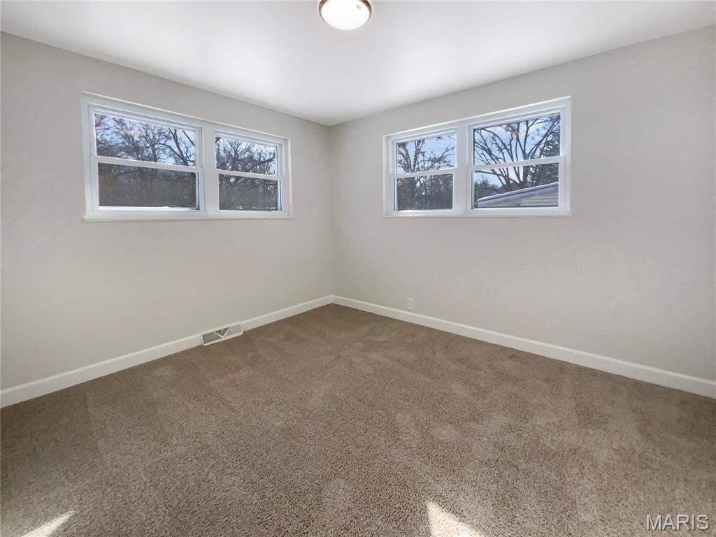 2349 Hudson Road St. Louis, MO 63136 - Photo 10 of 17