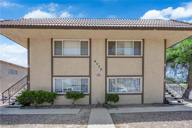 $700,000 | 5325 Redberry Street, Las Vegas, NV 89108