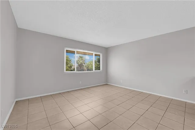 $700,000 | 5325 Redberry Street, Las Vegas, NV 89108