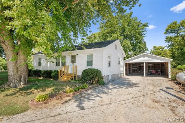 $149,900 | 4764-4770 Chalfin Bridge Road, Fults, IL 62244