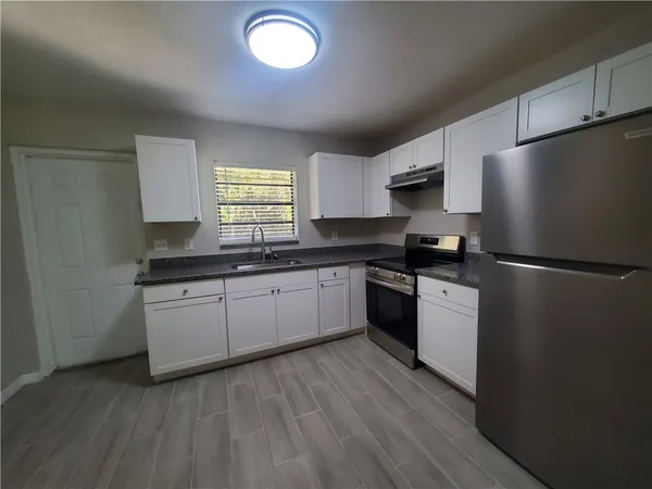 $1,595 | 3300 South 7th Street, Unit B, Fort Pierce, FL 34982