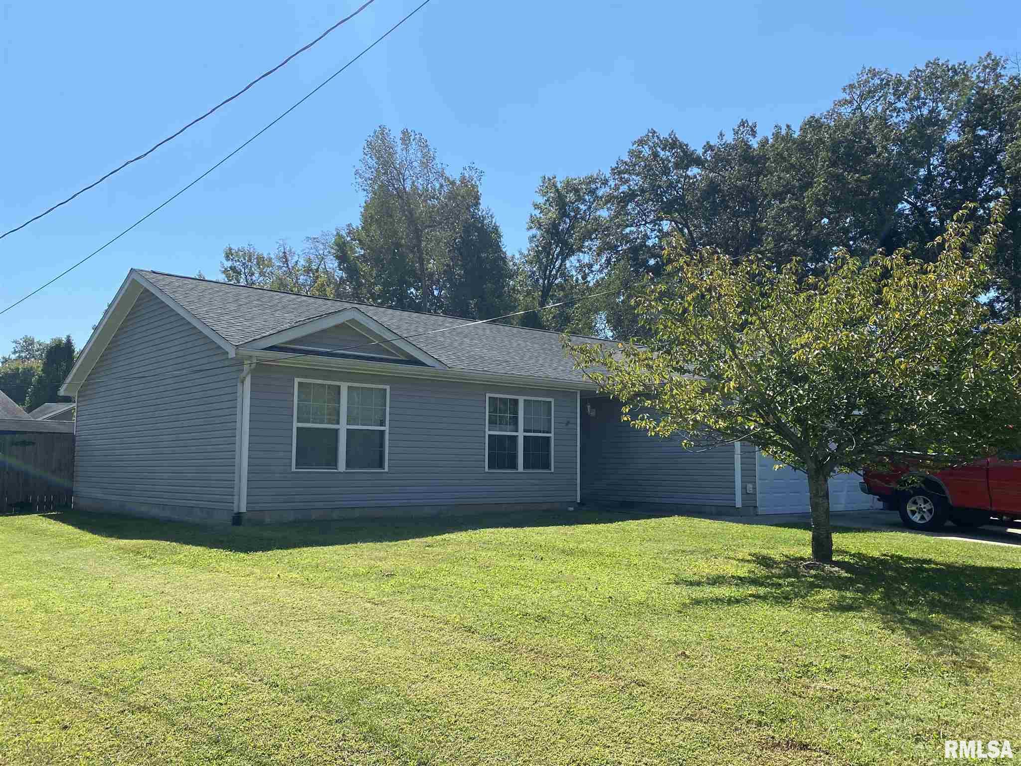 611 West Rigdon Street Carbondale, IL 62901 - Photo 1 of 12 Gallery Image 1
