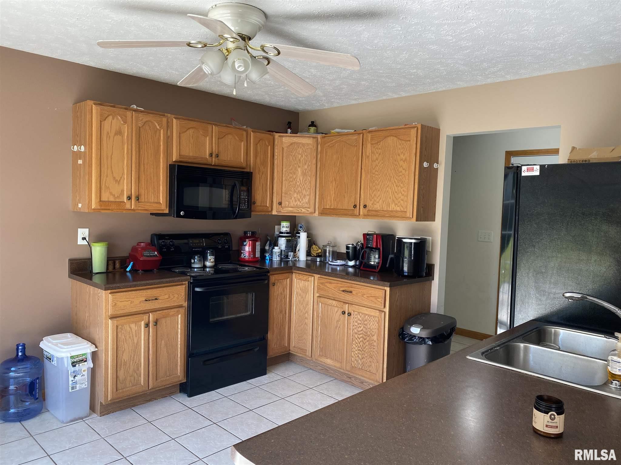 611 West Rigdon Street Carbondale, IL 62901 - Photo 3 of 12 Gallery Image 3