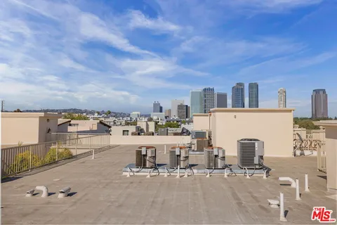 $1,399,000 | 1838 Westholme Avenue, Unit PH3, Los Angeles, CA 90025