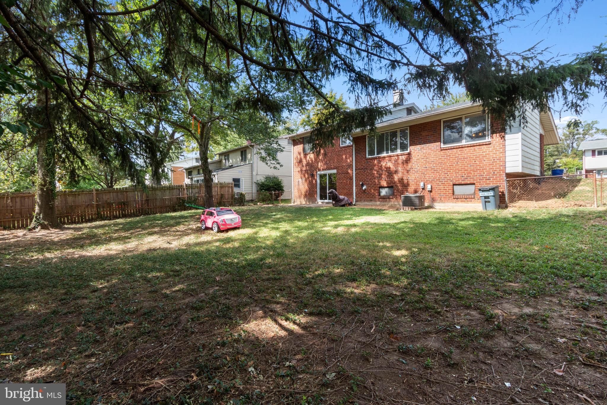 413 Torrington Place Silver Spring, MD 20901 - Photo 27 of 30 Huge Rear Yard