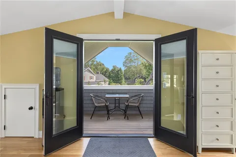 $1,395,000 | 3 Oak Street, Middletown, RI 02842