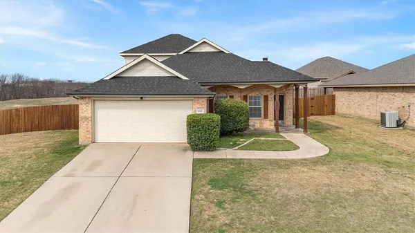 $329,900 | 4001 Park Lane, Sanger, TX 76266
