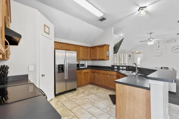 $329,900 | 4001 Park Lane, Sanger, TX 76266