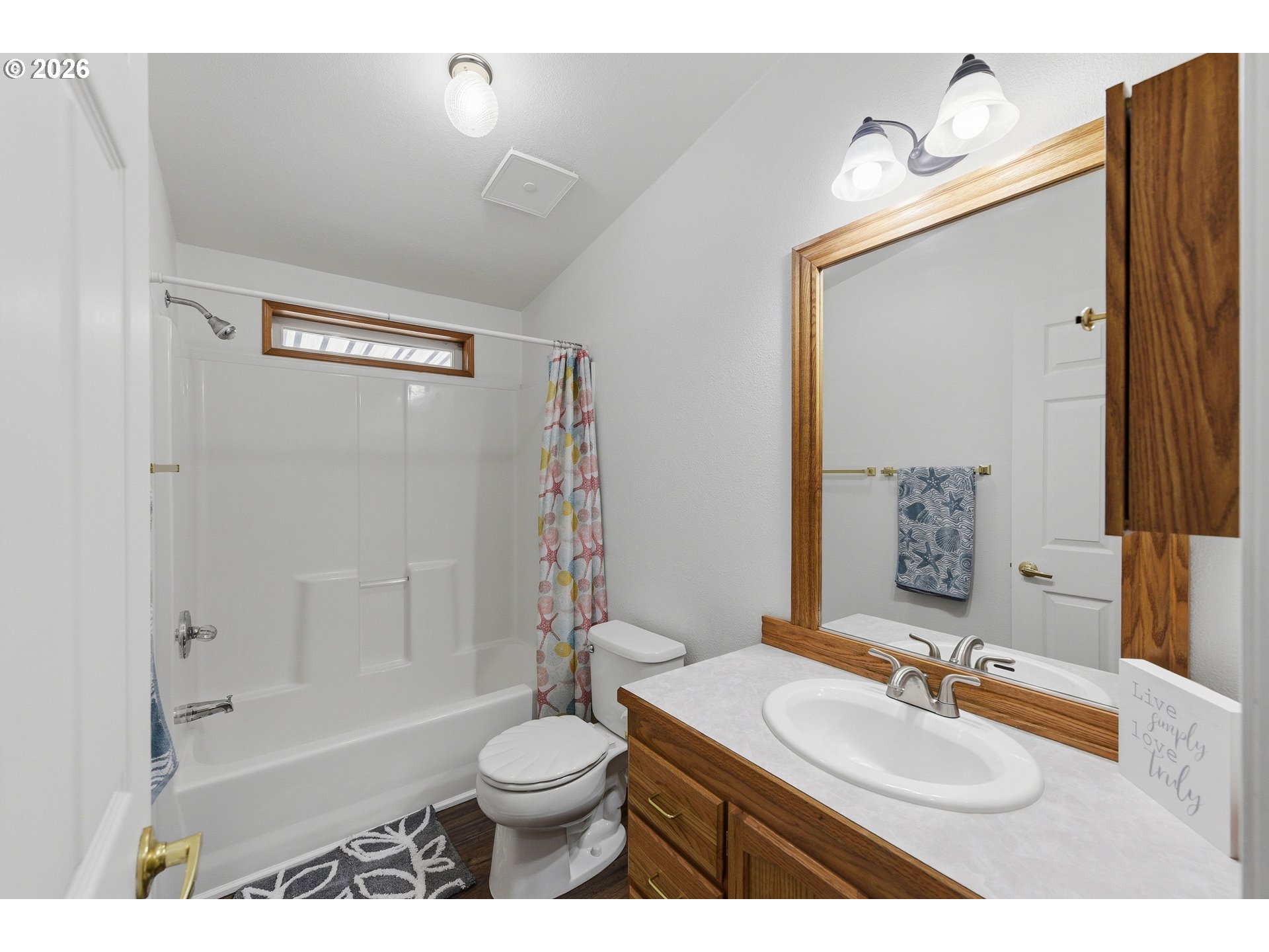 93608 Easy Lane Coos Bay, OR 97420 - Photo 24 of 44 Bathroom