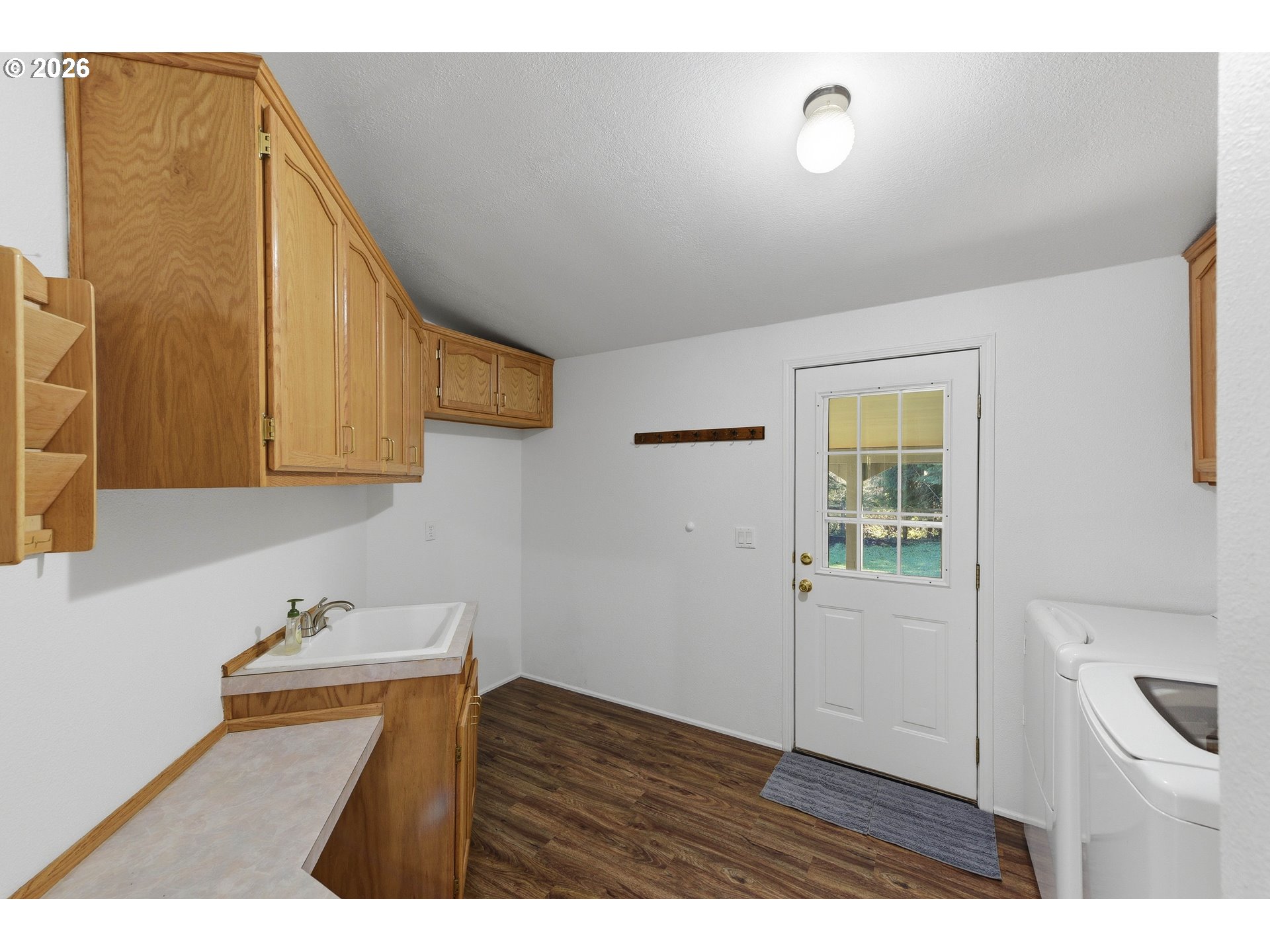 93608 Easy Lane Coos Bay, OR 97420 - Photo 30 of 44 Laundry