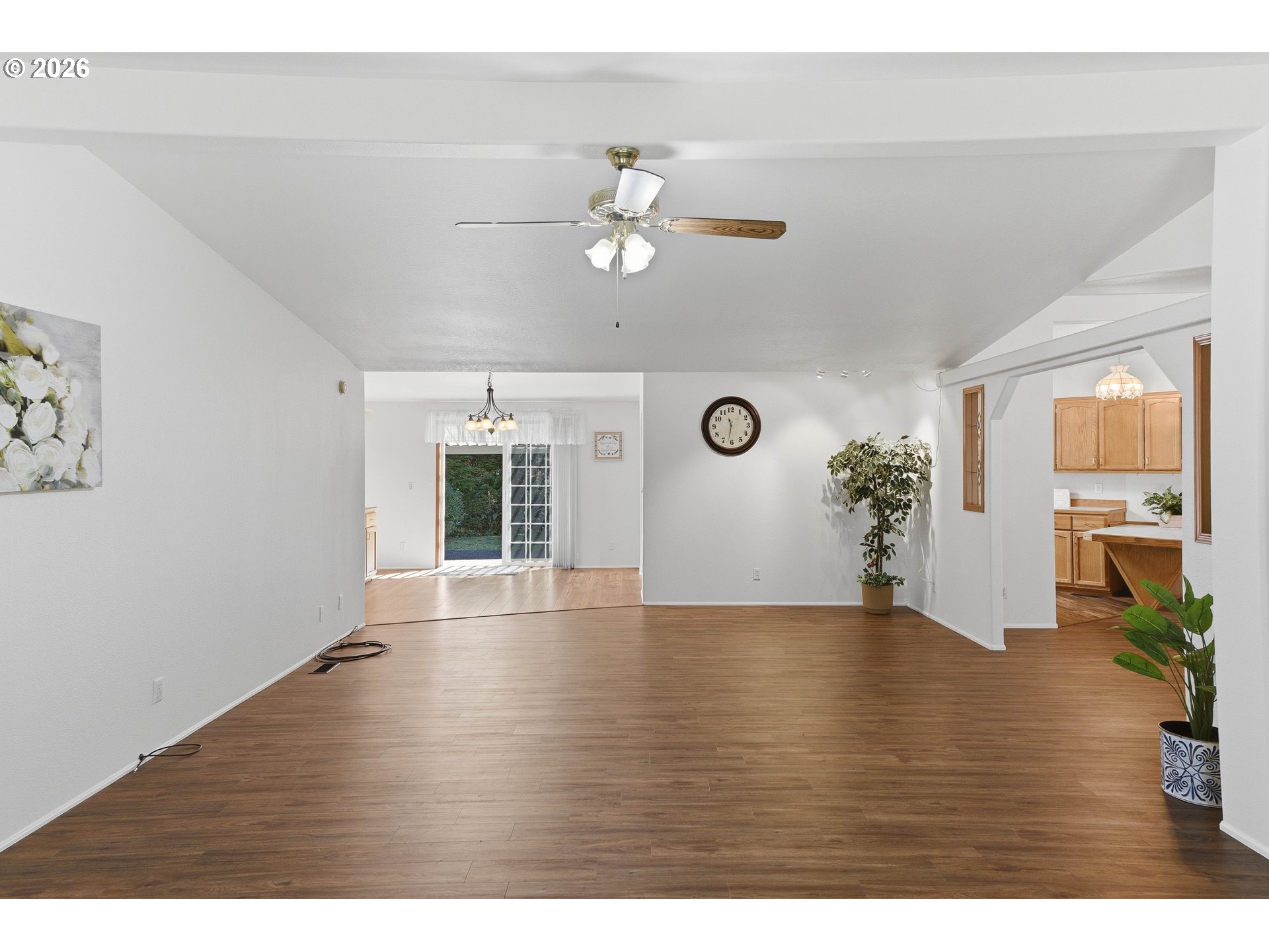 93608 Easy Lane Coos Bay, OR 97420 - Photo 6 of 44 Living Room