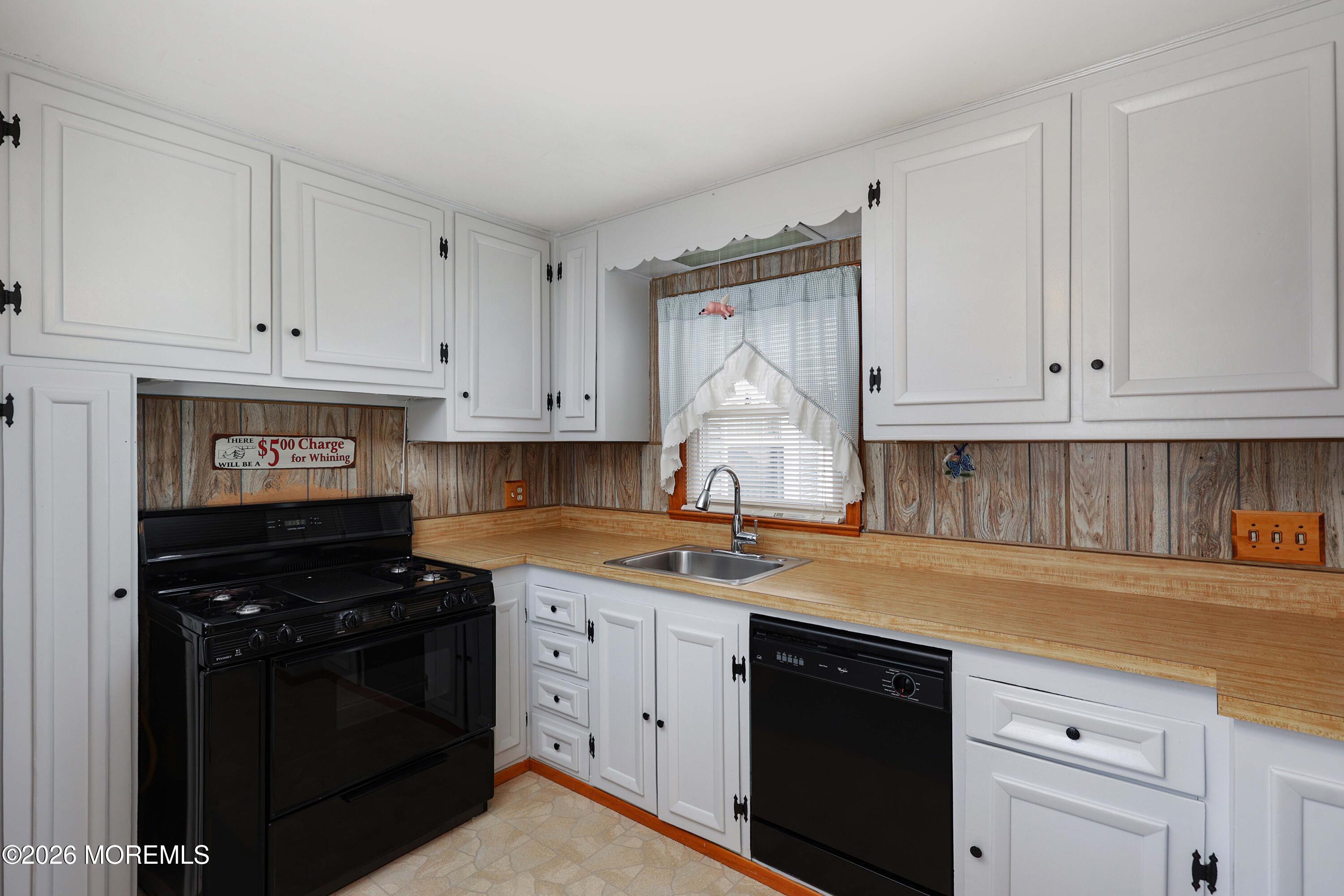 104 Therese Avenue Keyport, NJ 07735 - Photo 15 of 32 758A3219