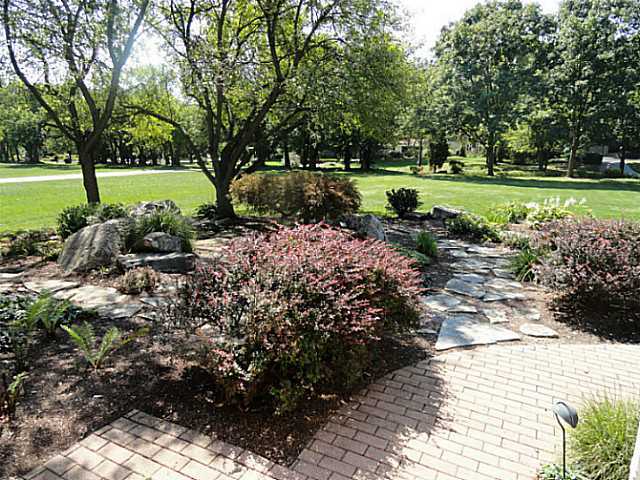 1840 Snouffer Road Columbus, OH 43235 - Photo 2 of 24