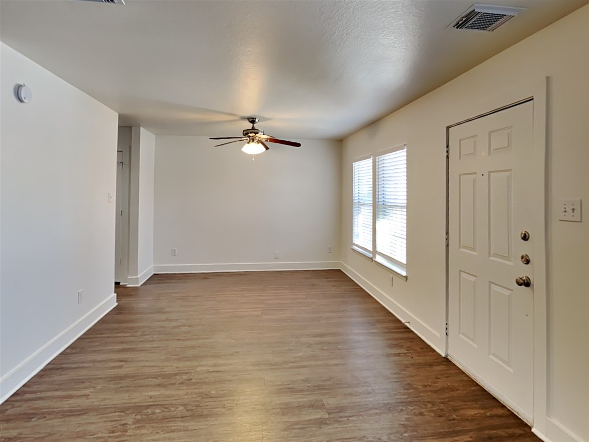 817 Lightningbug Lane Conroe, TX 77301 - Photo 6 of 20