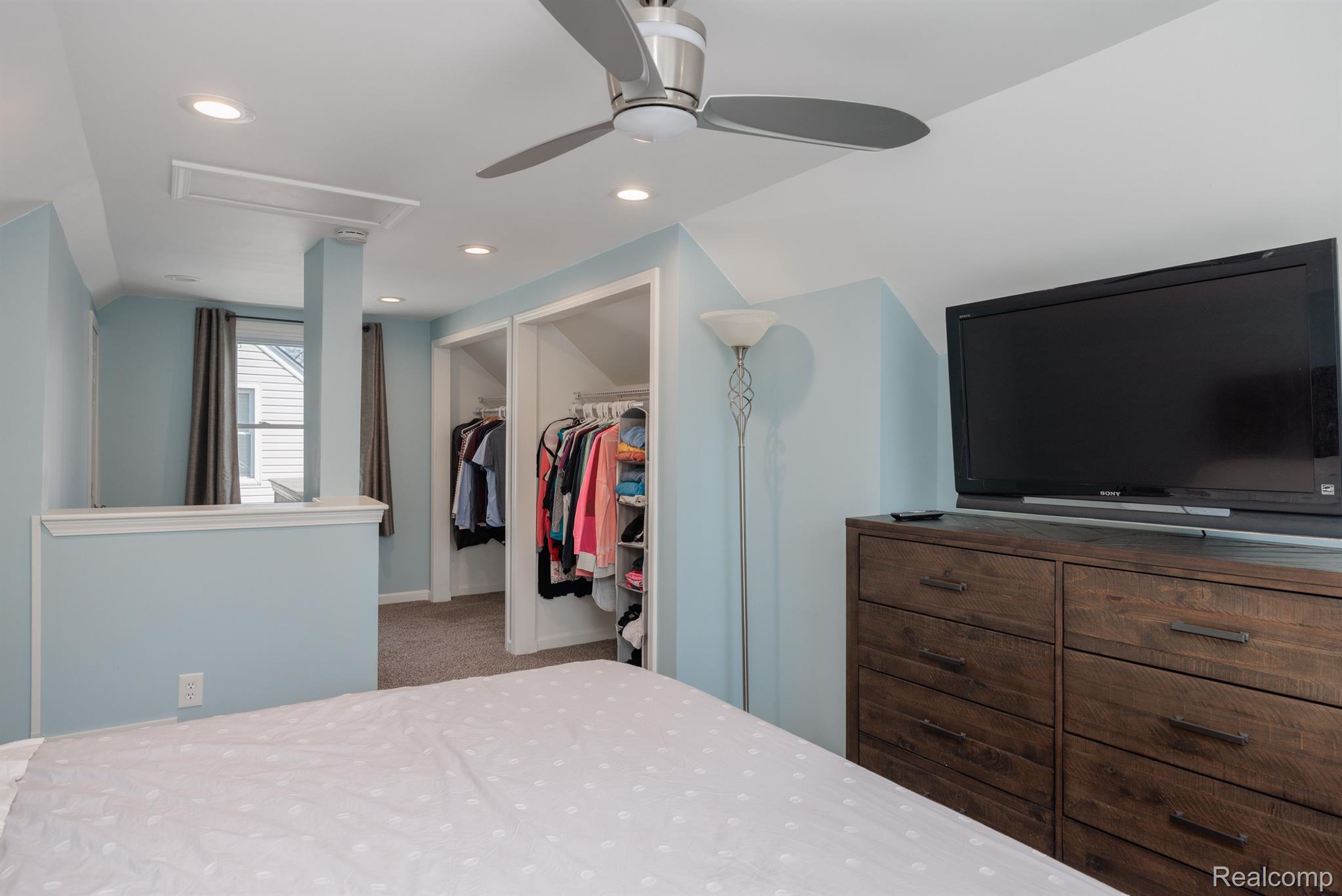 480 Roth Boulevard Clawson, MI 48017 - Photo 17 of 34 Primary Bedroom