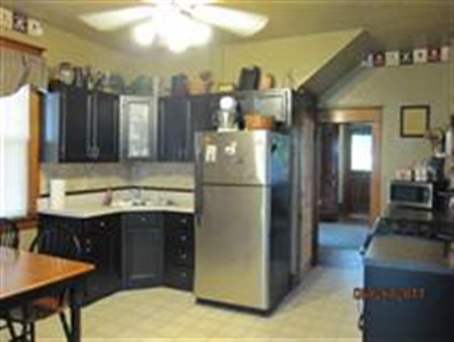729 3rd Street Moline, IL 61265 - Photo 8 of 12 Gallery Image 8