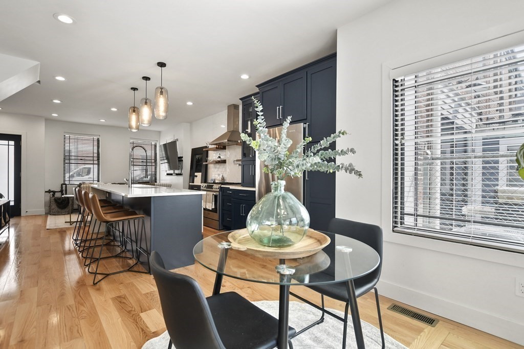 28 F Street Boston, MA 02127 - Photo 11 of 37