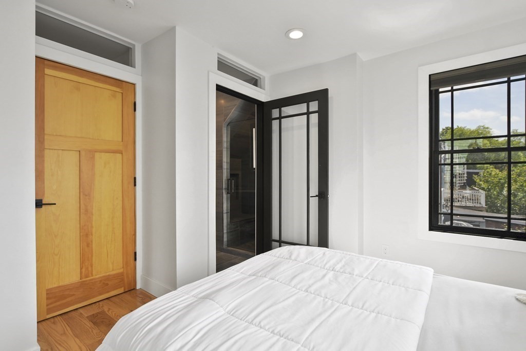 28 F Street Boston, MA 02127 - Photo 21 of 37