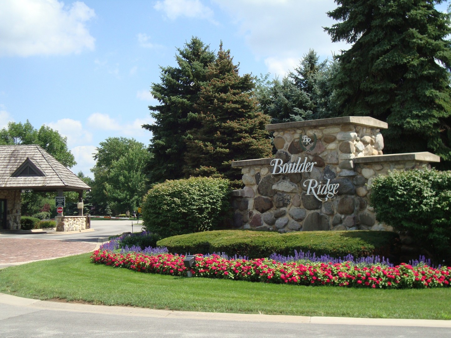 6 Olympic Court Lake In The Hills, IL 60156 - Photo 25 of 32 a view of outdoor space and yard