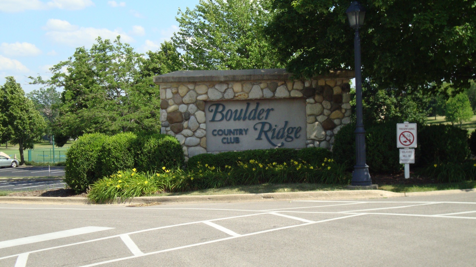6 Olympic Court Lake In The Hills, IL 60156 - Photo 28 of 32 a sign on the side of a building
