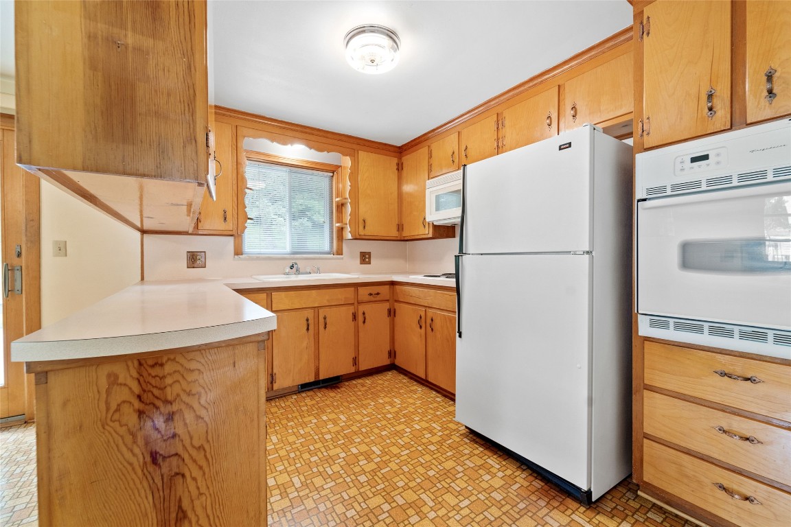 4820 Country Club Road Vestal, NY 13850 - Photo 12 of 24 Gallery Image 12