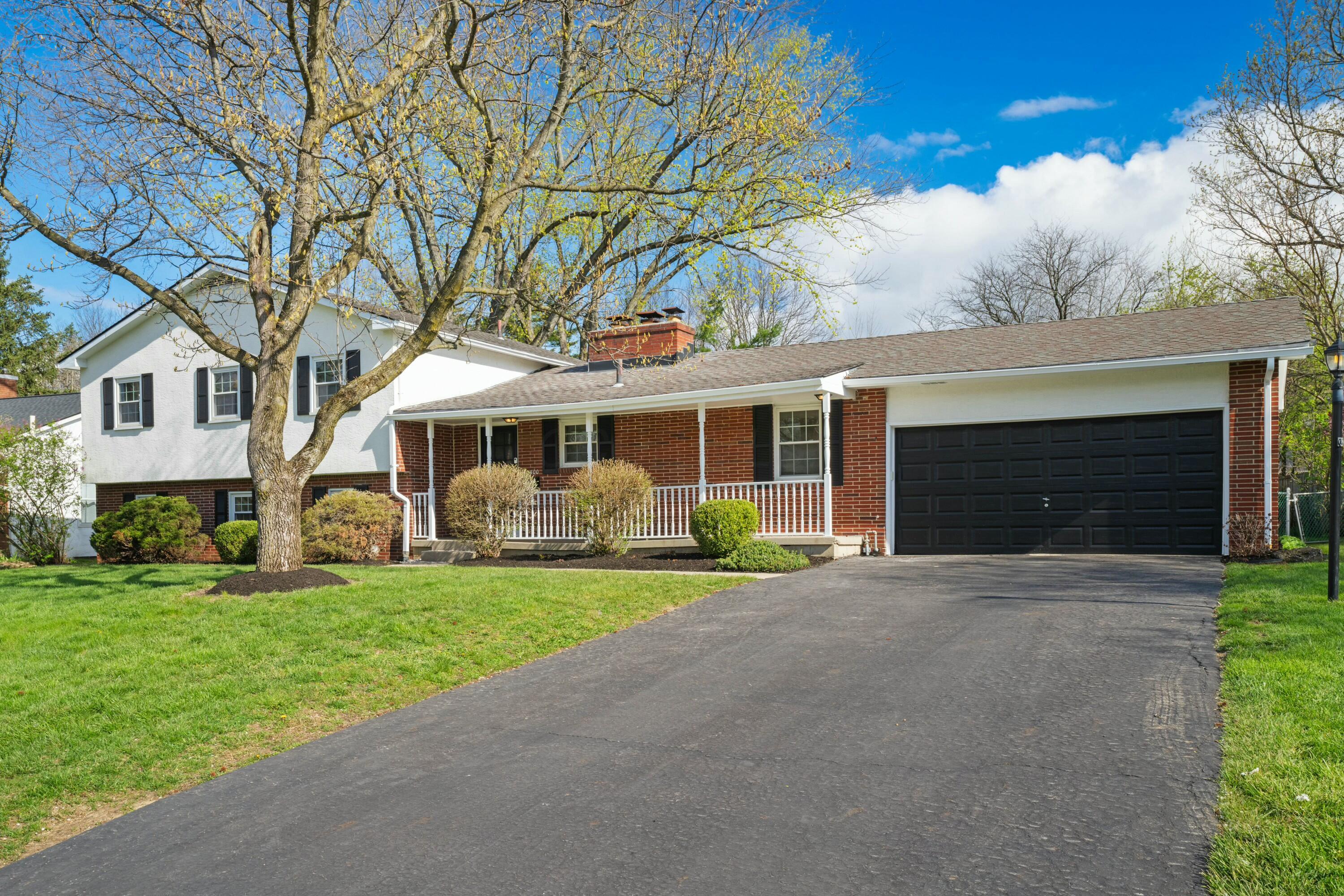 2500 Lytham Road Upper Arlington, OH 43220 - Photo 5 of 69 Front of Home
