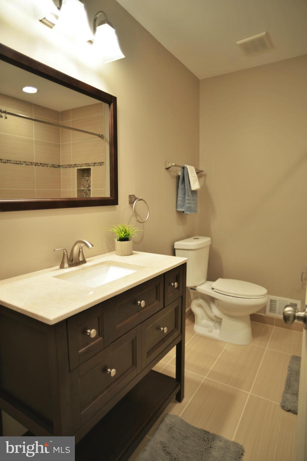 24417 Hanson Road Gaithersburg, MD 20882 - Photo 17 of 30 Bath