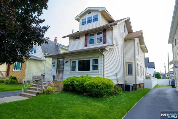 $680,000 | 126 Post Avenue, Lyndhurst, NJ 07071