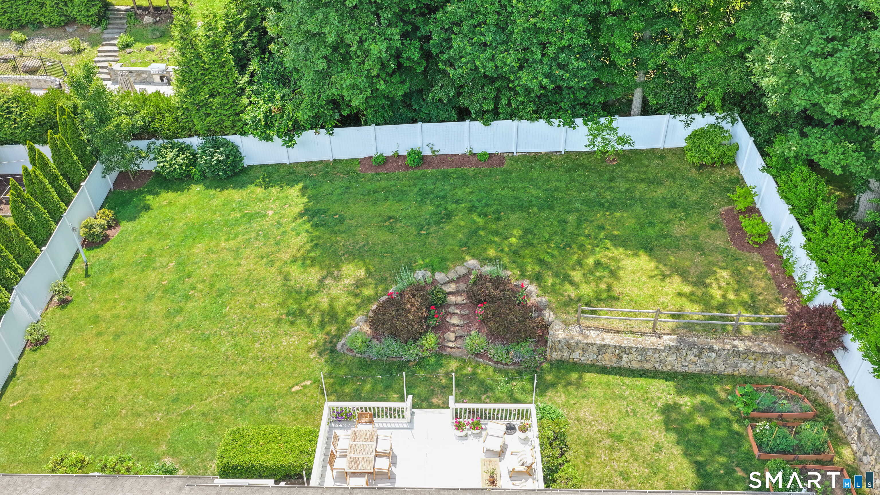 361 Lockwood Road Fairfield, CT 06825 - Photo 25 of 33