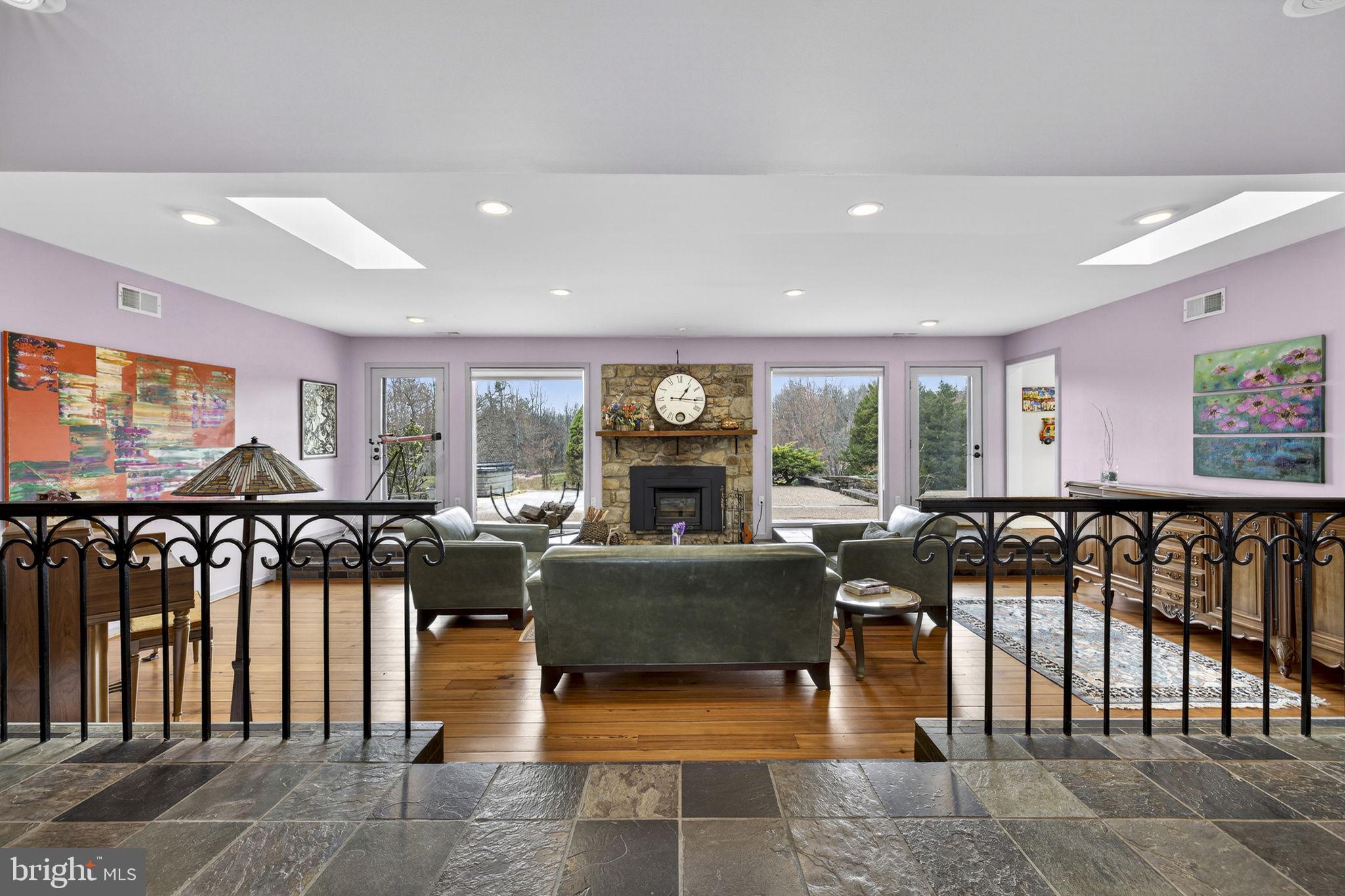 3850 Cobbler Mountain Road Delaplane, VA 20144 - Photo 12 of 132 Family room