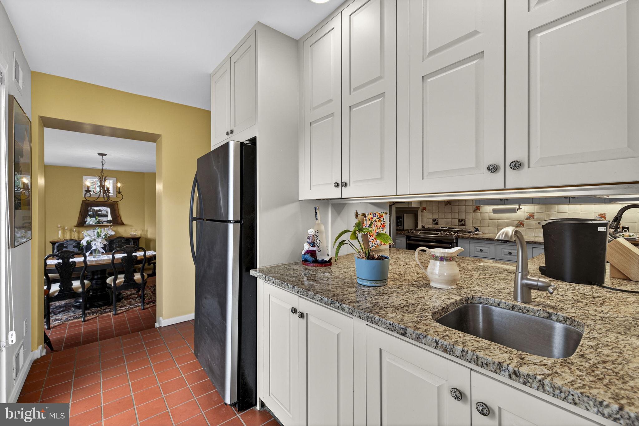 3850 Cobbler Mountain Road Delaplane, VA 20144 - Photo 24 of 132 Bar sink and pass through