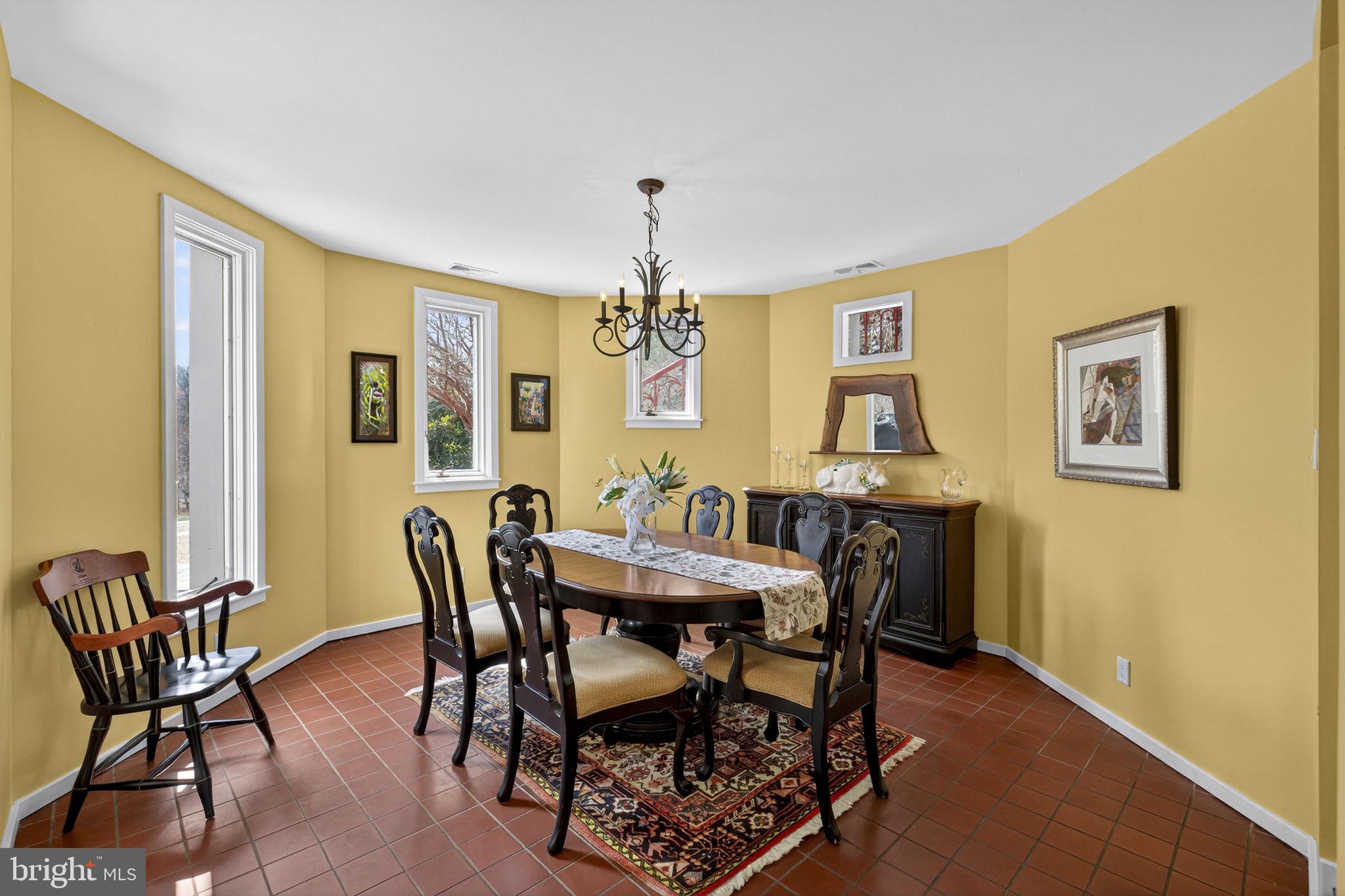 3850 Cobbler Mountain Road Delaplane, VA 20144 - Photo 36 of 132 Dining room