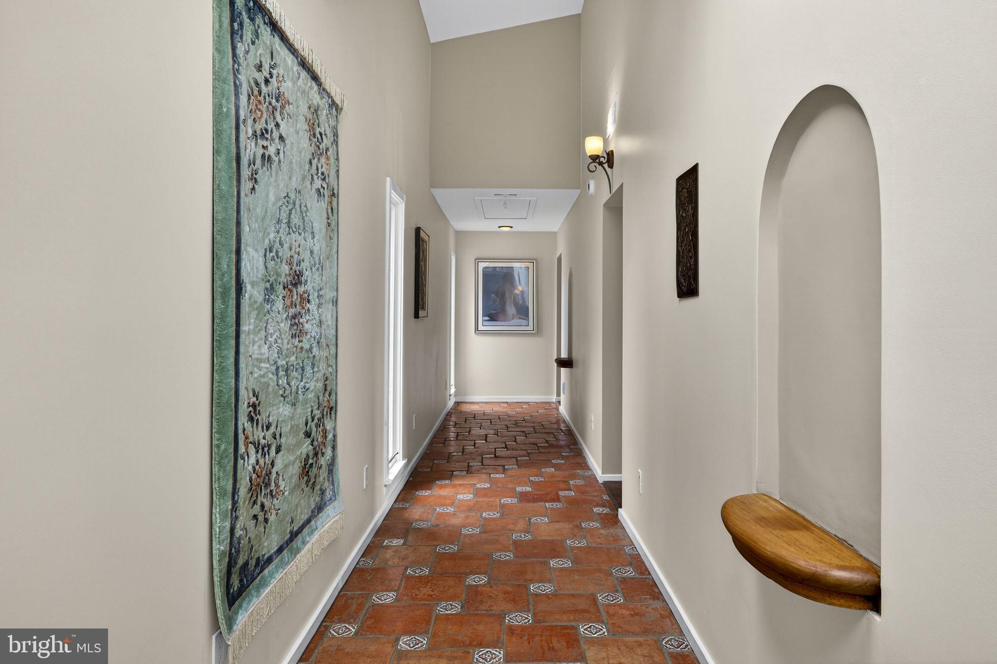 3850 Cobbler Mountain Road Delaplane, VA 20144 - Photo 43 of 132 Hallway