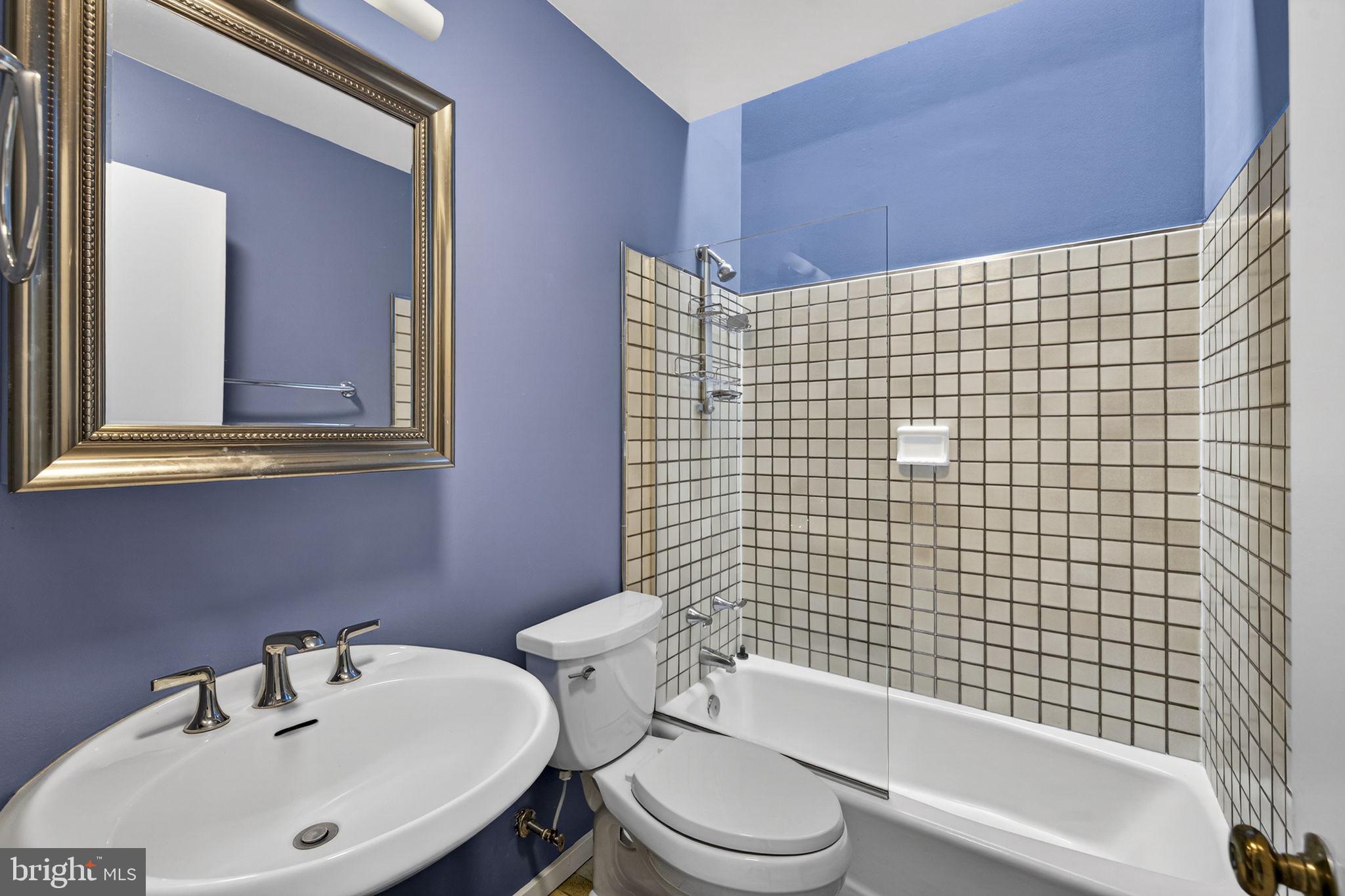 3850 Cobbler Mountain Road Delaplane, VA 20144 - Photo 59 of 132 Bedroom 2 ensuite bath