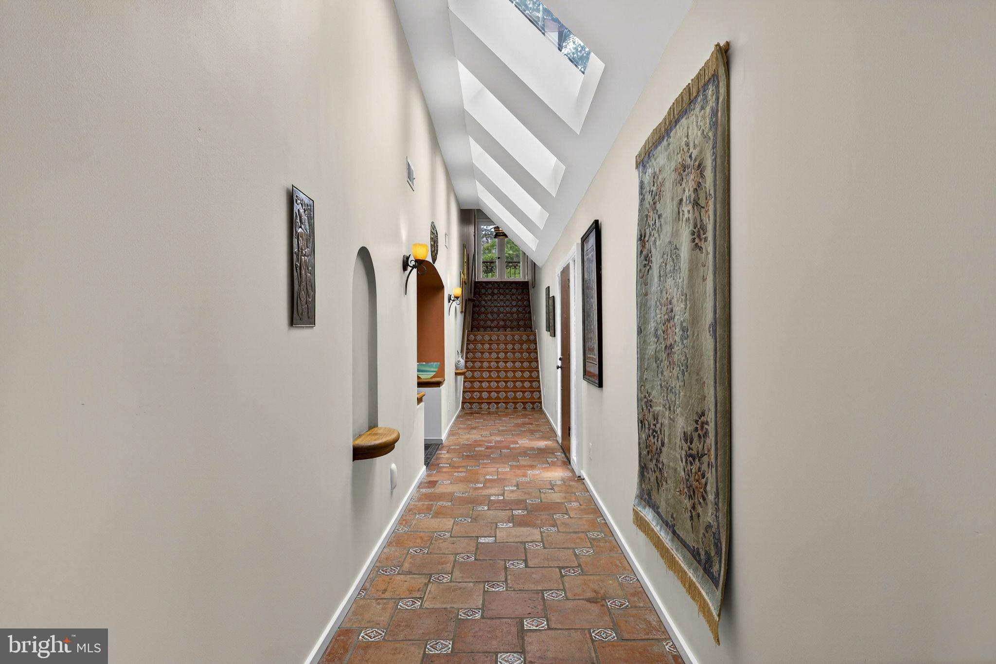 3850 Cobbler Mountain Road Delaplane, VA 20144 - Photo 64 of 132 Hallway