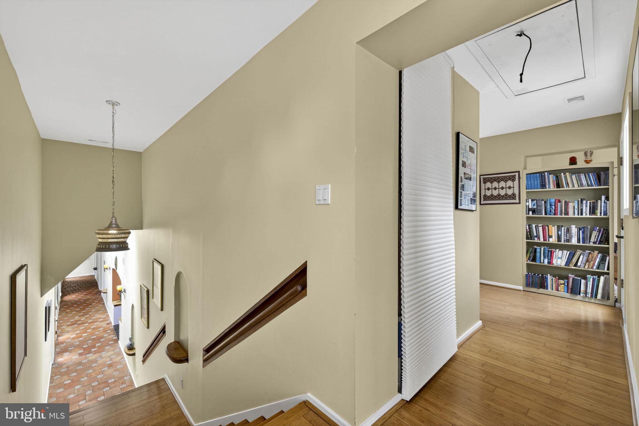 3850 Cobbler Mountain Road Delaplane, VA 20144 - Photo 66 of 132 Top of stairs