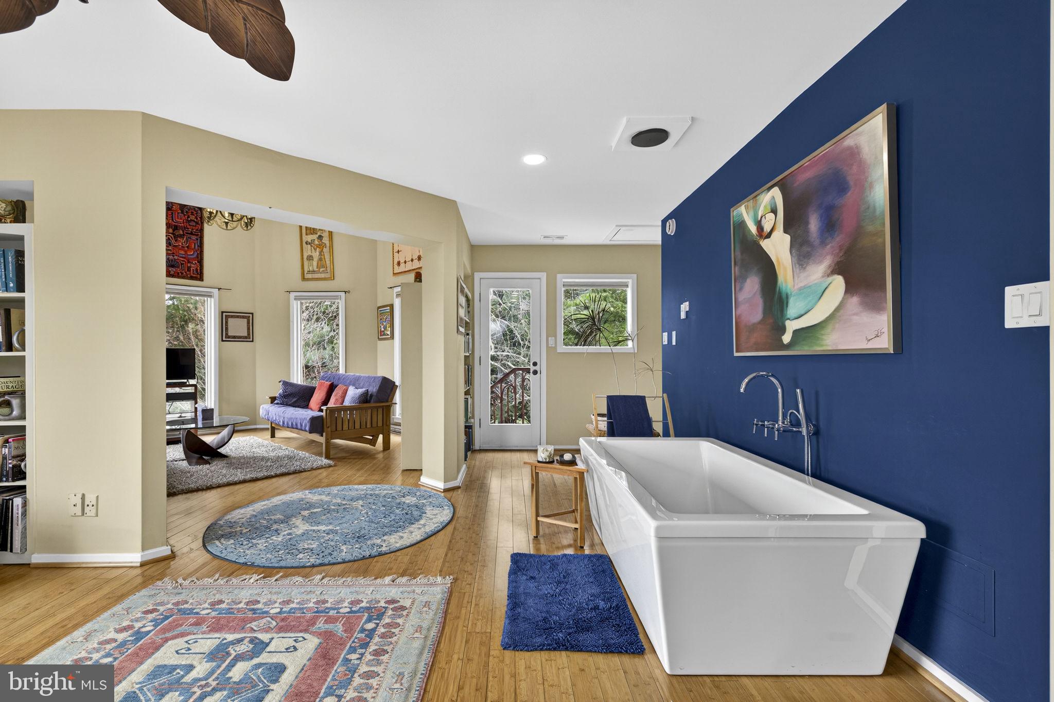 3850 Cobbler Mountain Road Delaplane, VA 20144 - Photo 71 of 132 Soaking tub with views!