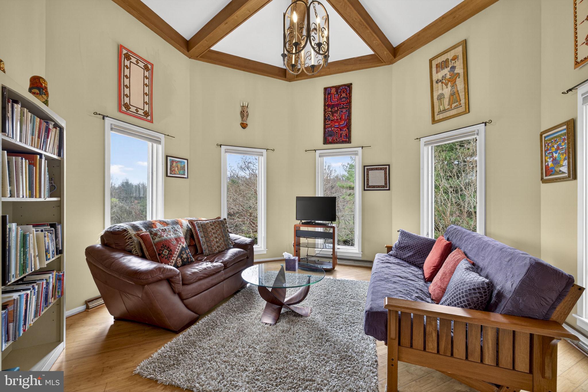 3850 Cobbler Mountain Road Delaplane, VA 20144 - Photo 77 of 132 Sitting room in the Turret