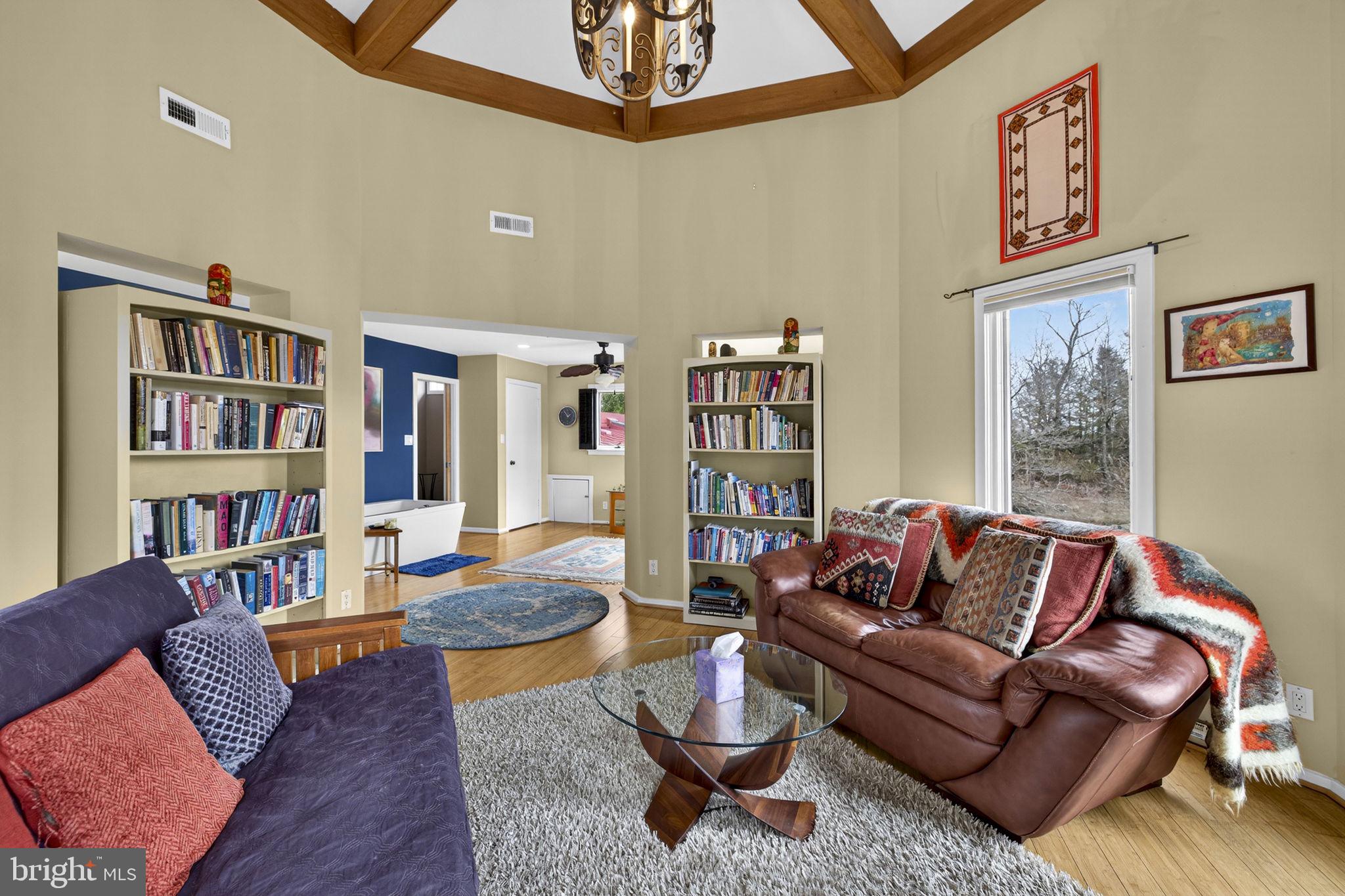 3850 Cobbler Mountain Road Delaplane, VA 20144 - Photo 78 of 132 Sitting room in the Turret