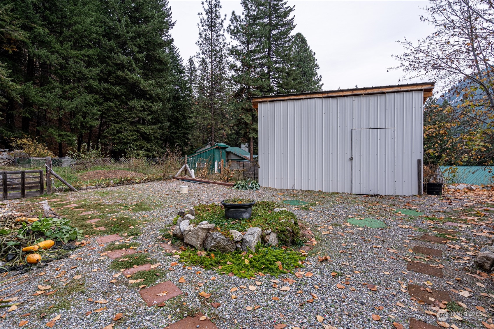 17984 Entiat River Road Entiat, WA 98822 - Photo 33 of 40 Gallery Image 33
