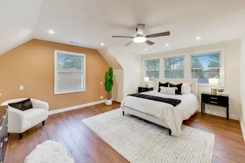 $450,000 | 403 Dalton Avenue, Mundelein, IL 60060