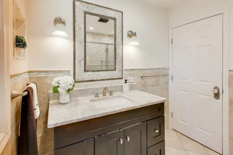 $450,000 | 403 Dalton Avenue, Mundelein, IL 60060